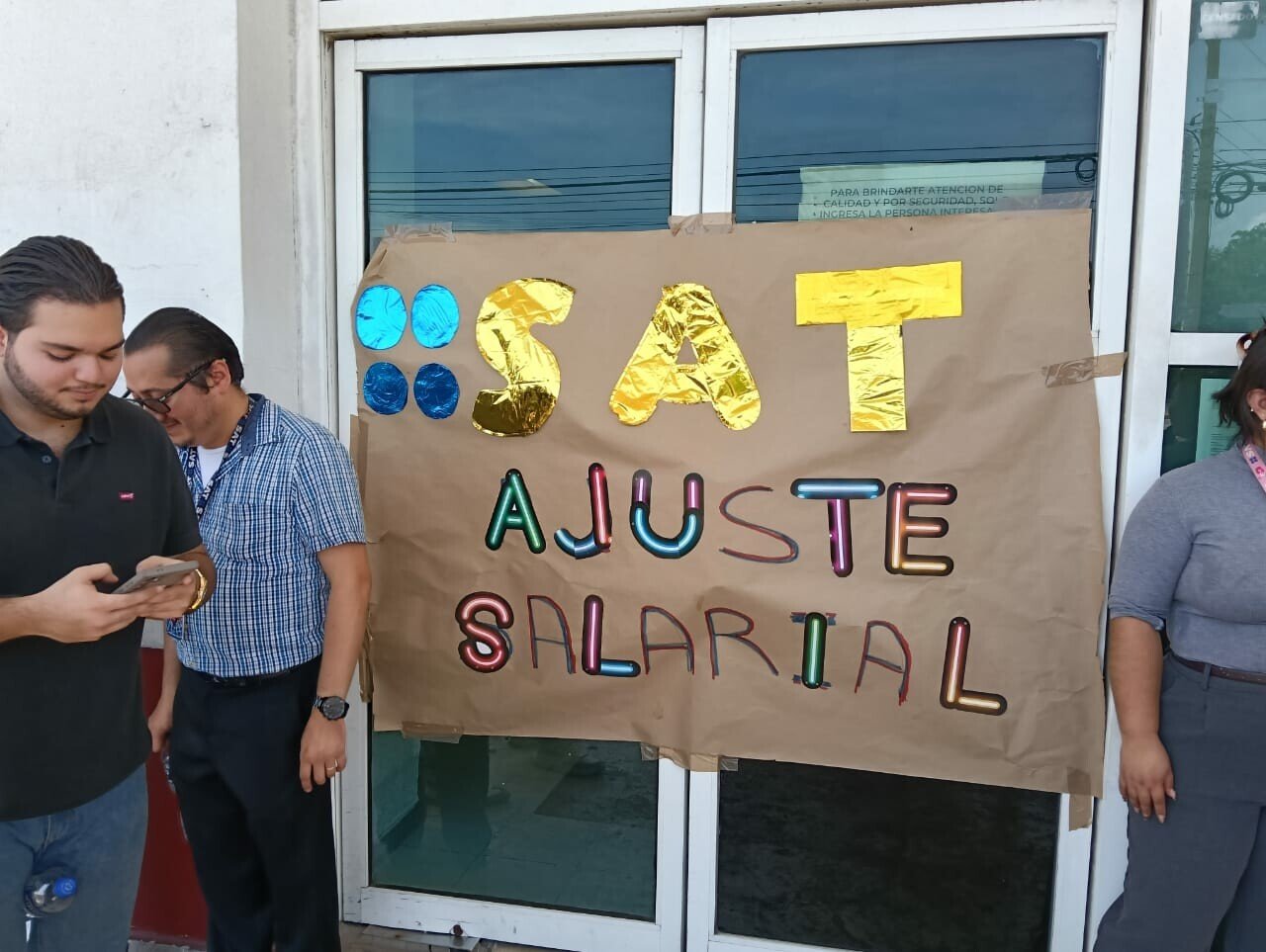 Trabajadores del SAT en Cancún exigen ajuste salarial y mejores condiciones