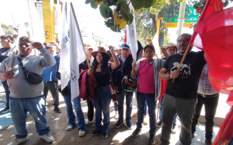 Magisterio de Oaxaca exige pago de horas tequio por 800 mdp