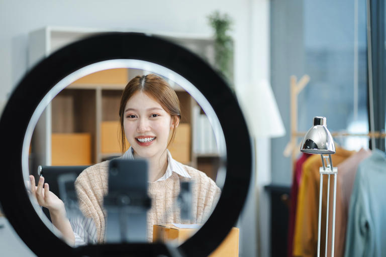 China regula a influencers para evitar desinformación en temas sensibles