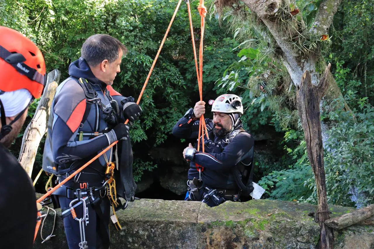 Jornada de limpieza en cenote Xi’ Im Há de Valladolid