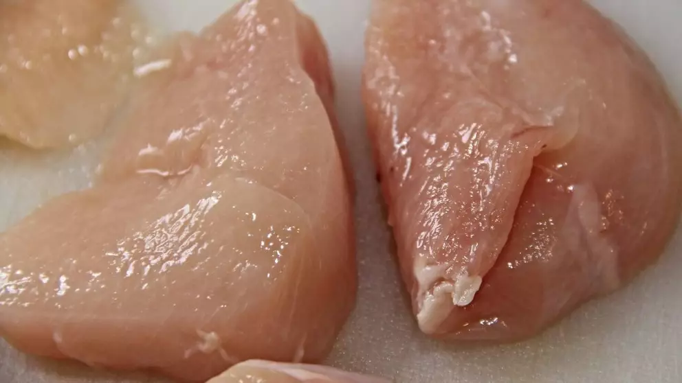 Precios de carne suben en Zihuatanejo y afectan a familias en 2025
