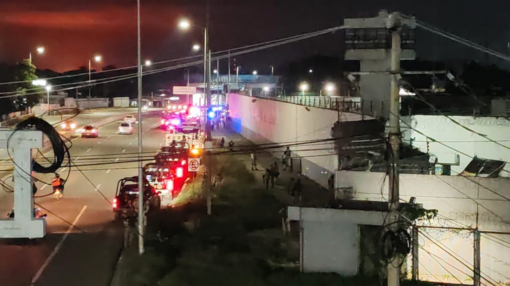 Trasladan 59 reos peligrosos a penal de máxima seguridad en Huimanguillo