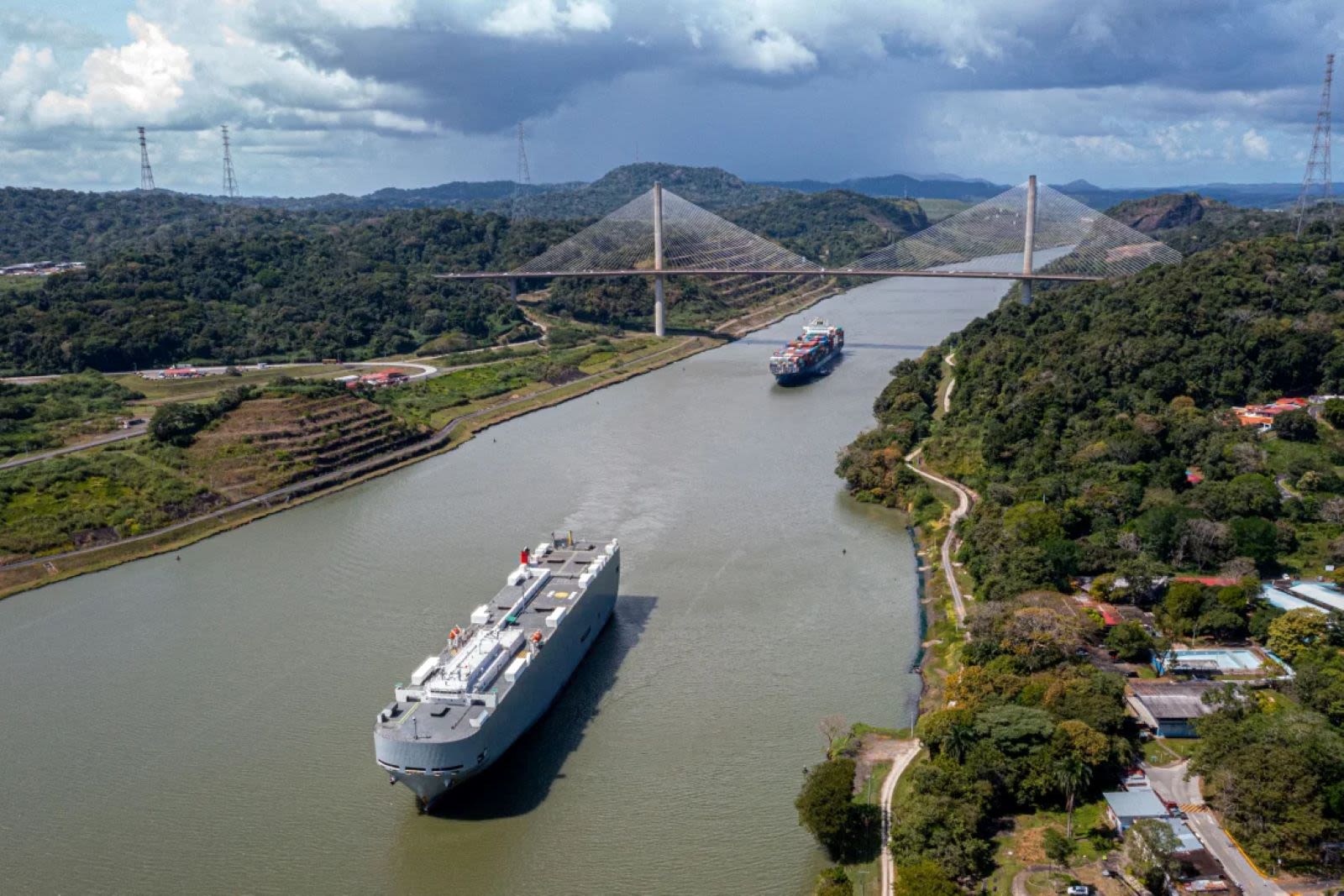 Canal de Panamá abre licitación a China pese a presión de EEUU