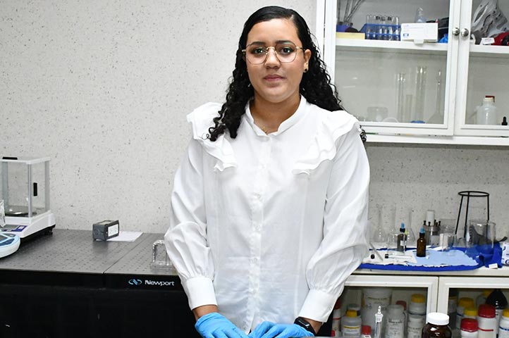 Egresada de la UV crea innovador sistema para la detección temprana de cáncer