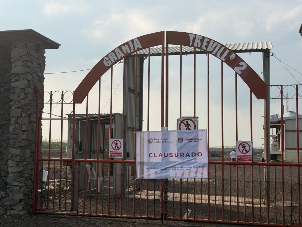 Clausuran granjas avícolas ilegales en Lerdo de Tejada por riesgo ambiental