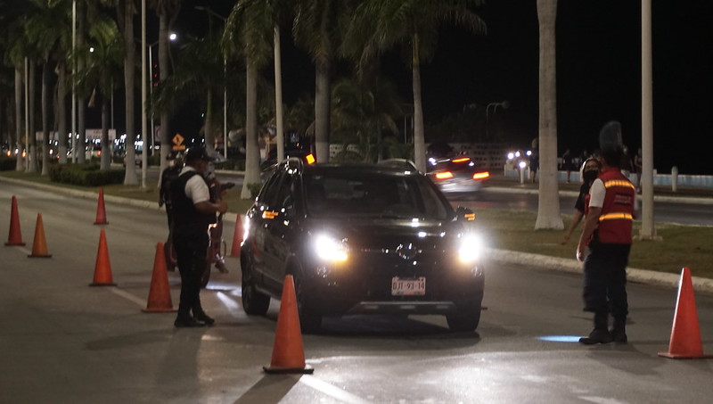 Operativo en Campeche: Retienen 17 vehículos y detienen a chofer del IEEA por ebriedad