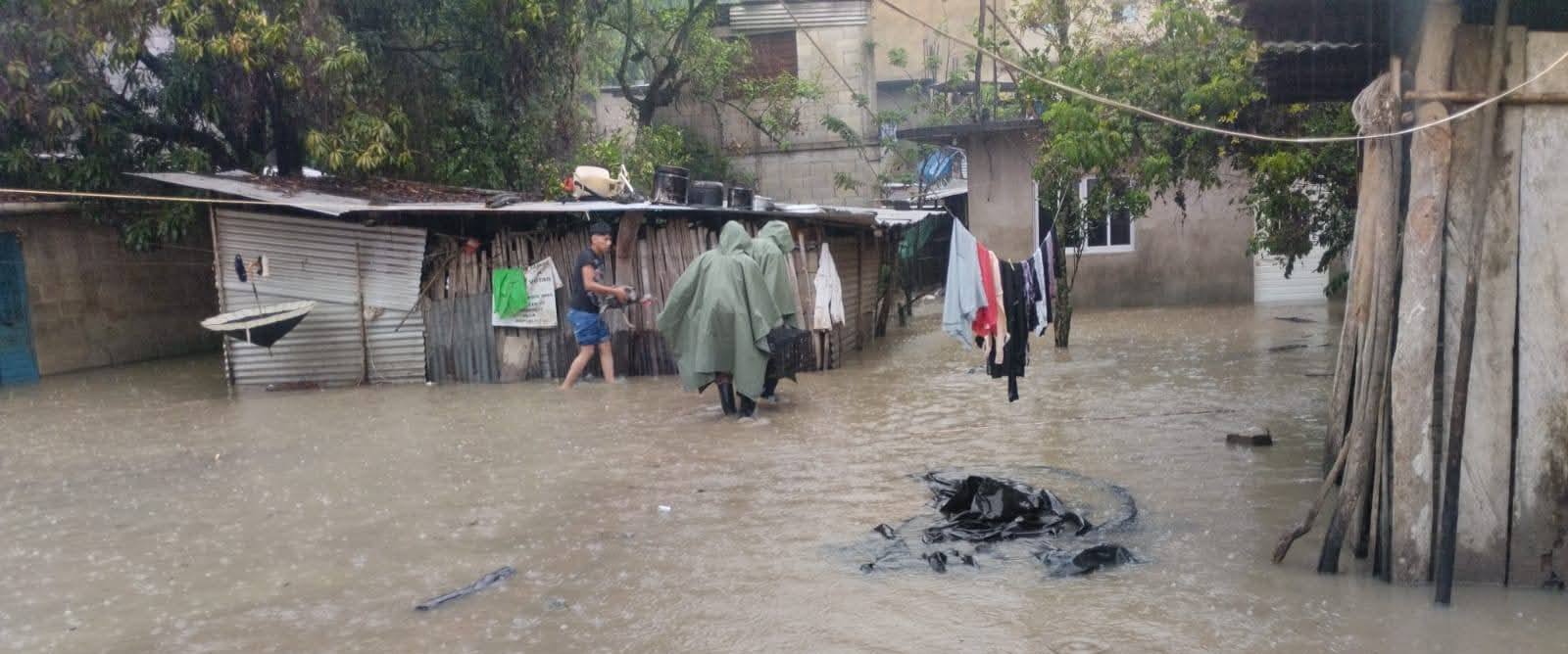 Chiapas bajo el agua: poza azul se desborda y pronostican más lluvias