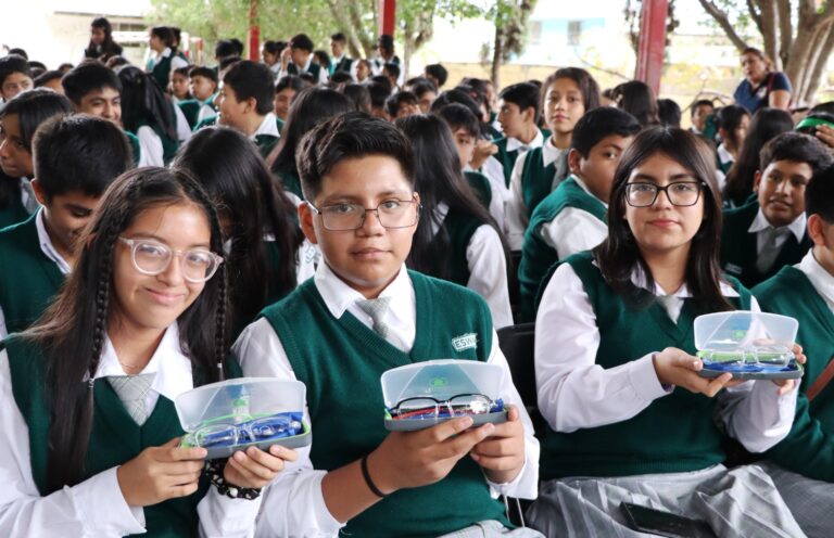 Gobierno de Guerrero garantiza salud visual a estudiantes