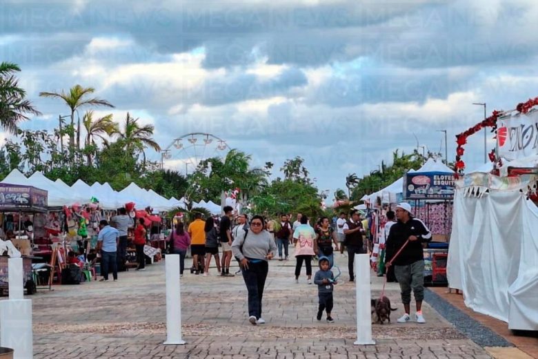 Inauguran villa navideña en el Malecón Tajamar de Cancún