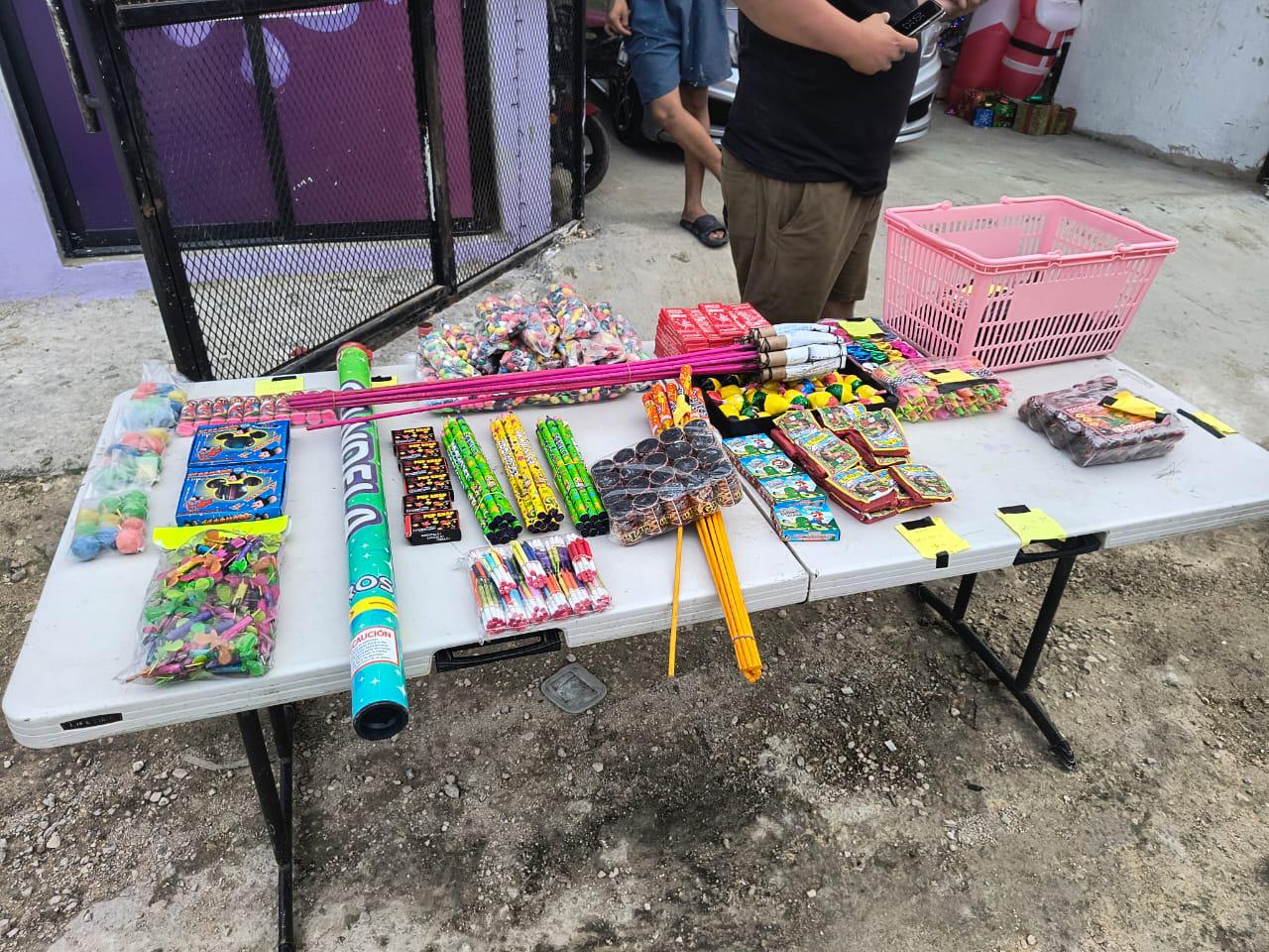 Decomisan 15 kilos de pirotecnia ilegal en Chetumal