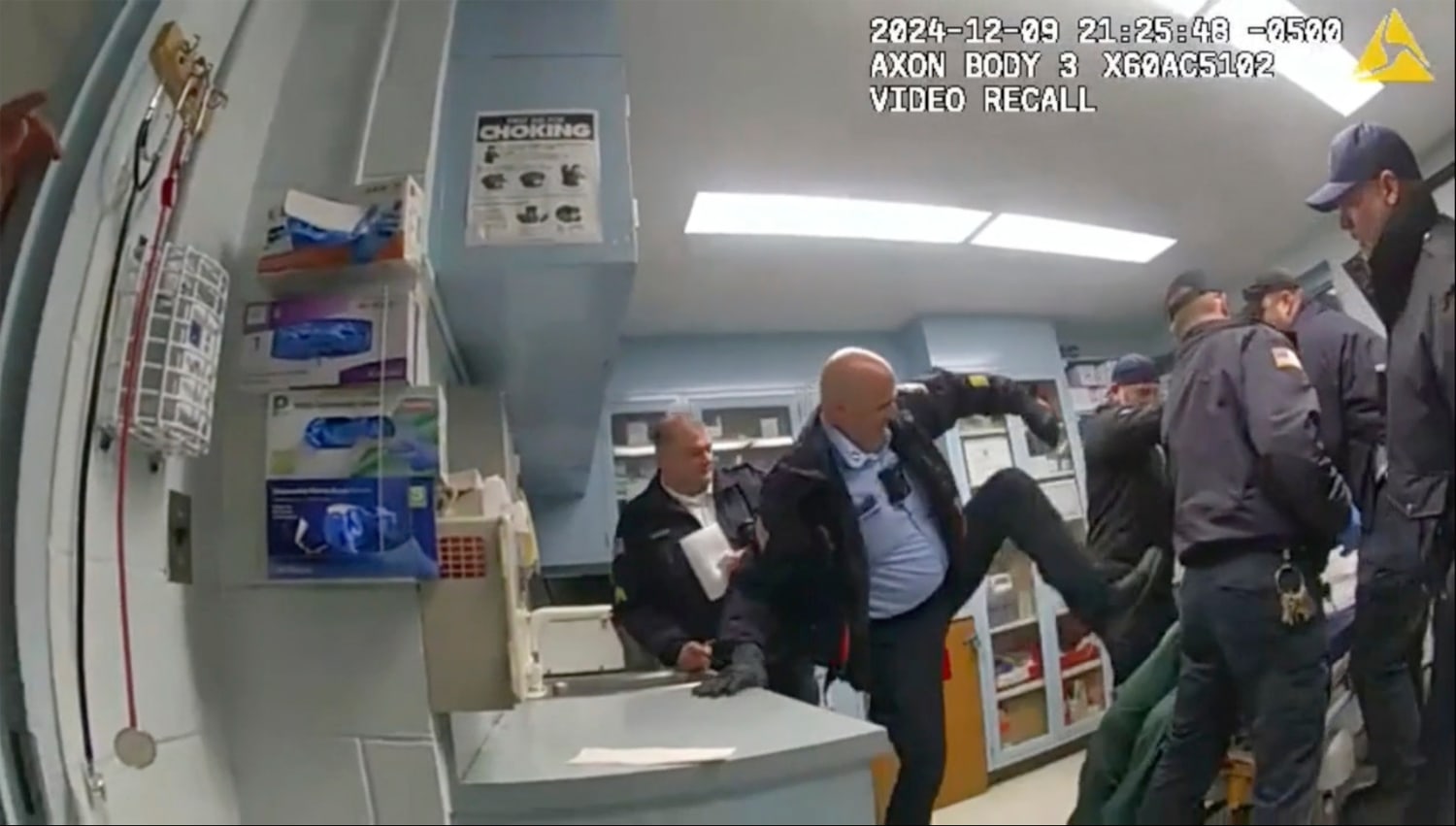 exguardia de prision en ny recibe cadena perpetua