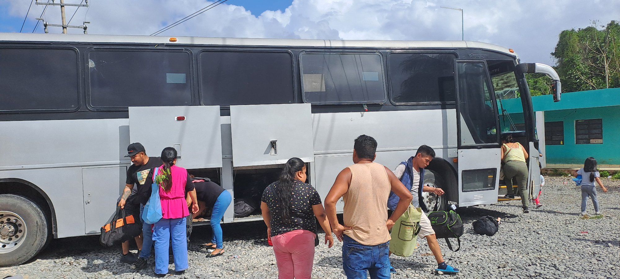 Pasajeros de Autobuses Hernández, 16 horas varados en Campeche