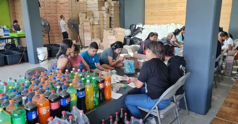 Mil 500 cenas navideñas llegan a familias vulnerables Cancún