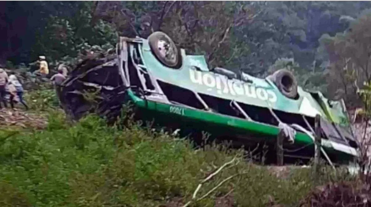Fatal accidente de autobús en Veracruz deja 8 muertos