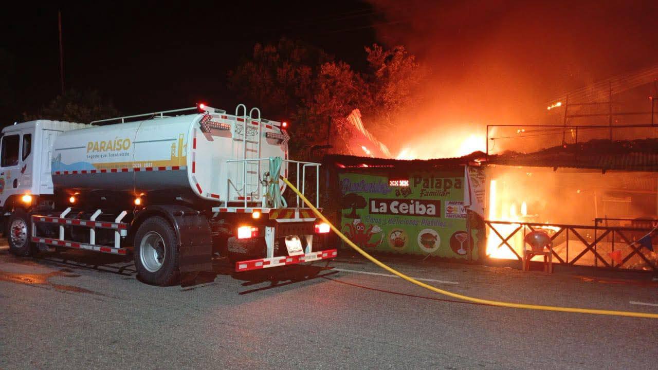 Paraíso, Tabasco: Incendio consume restaurante familiar en Nochebuena