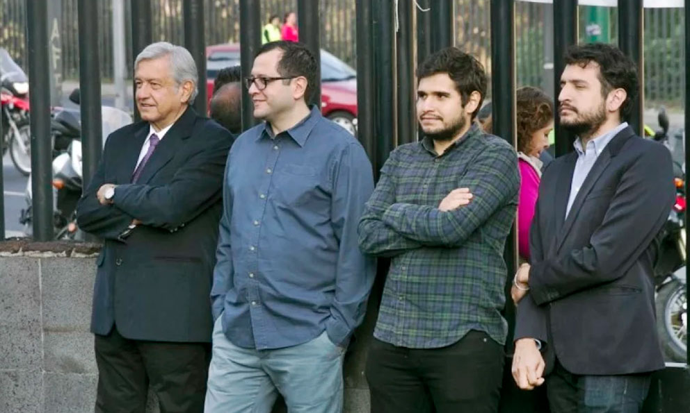 PAN pide a UIF investigar a hijos de AMLO por gastos de lujo