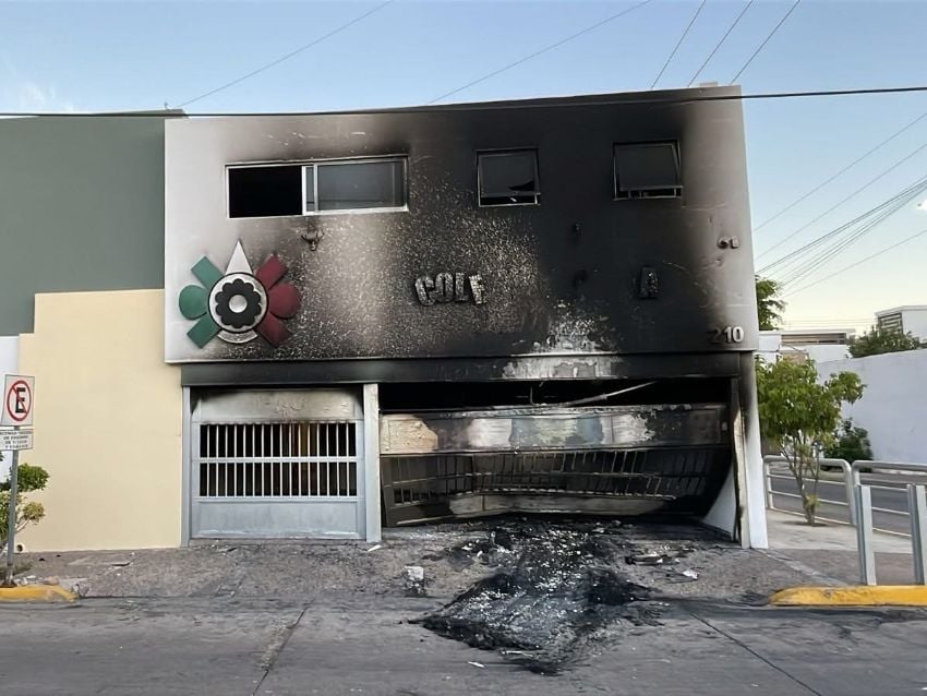 Incendios deliberados vandalizan colegios y casinos en Culiacán
