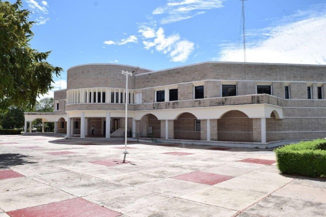UQROO mantiene colegiaturas en cero para alumnos regulares