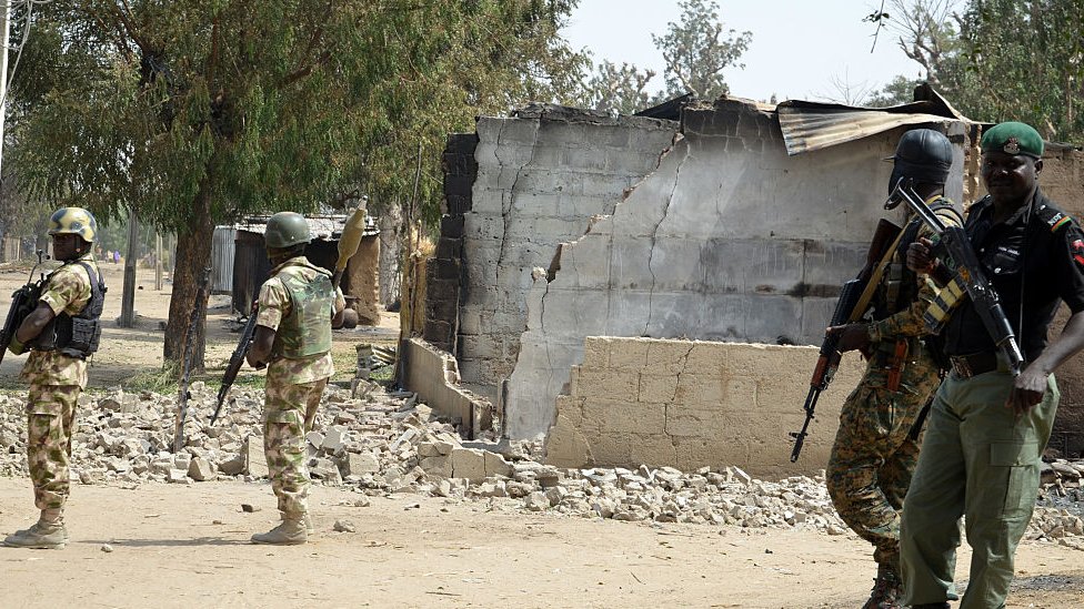 Ataque de grupos armados deja más de 30 muertos en Nigeria