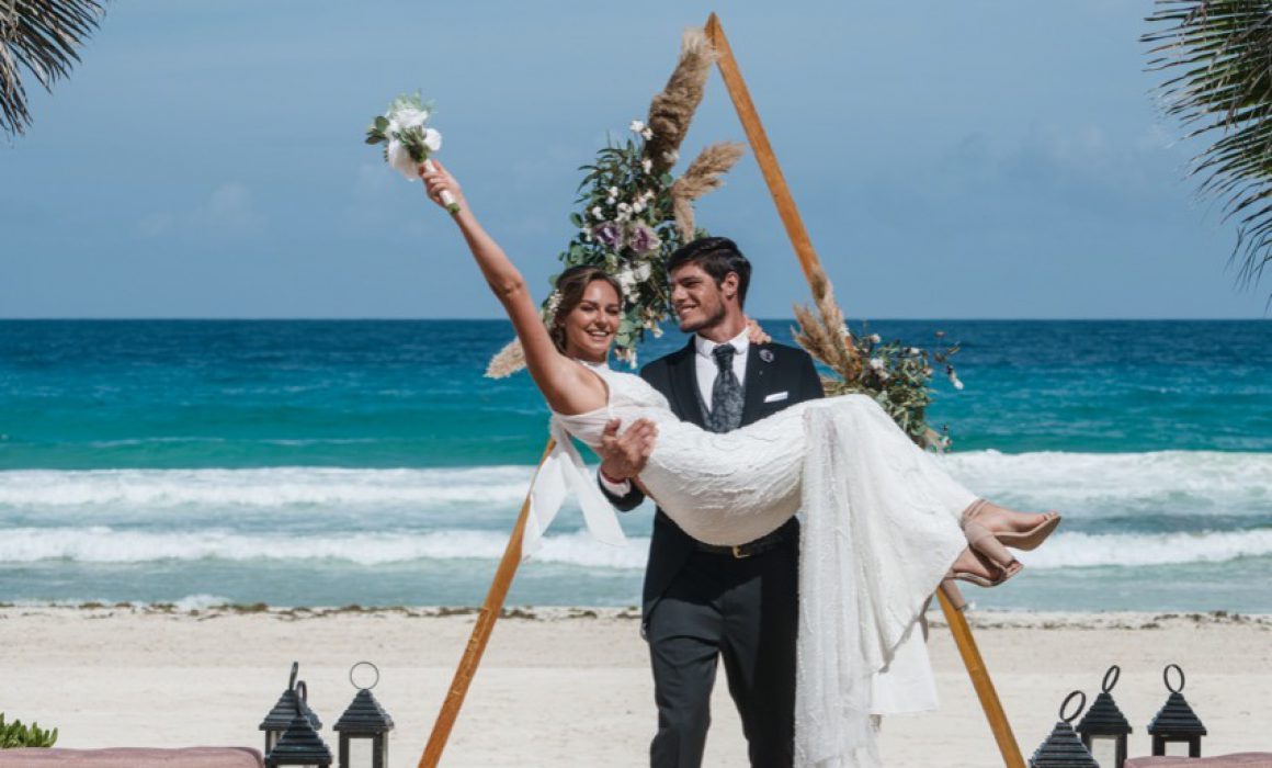 Cancún ofrece bodas colectivas gratuitas en Playa Delfines