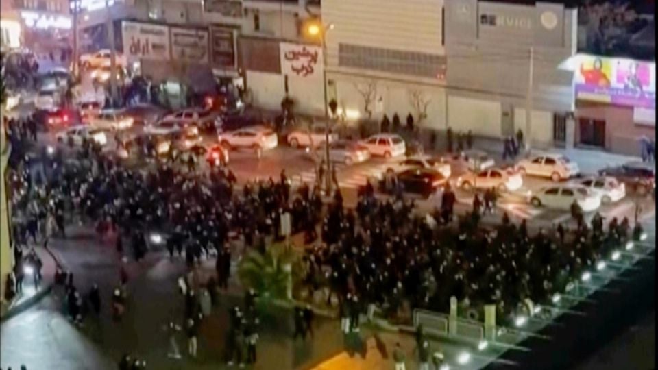 Protestas en Irán dejan 51 muertos; líder supremo advierte represión