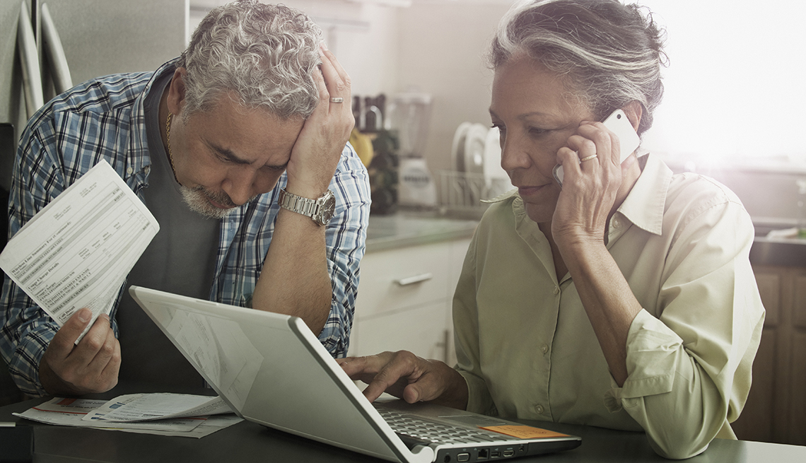 Profeco advierte sobre estafas comunes que afectan a adultos mayores