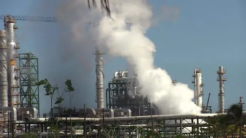 Denuncian contaminación y daños por refinería Dos Bocas en Tabasco